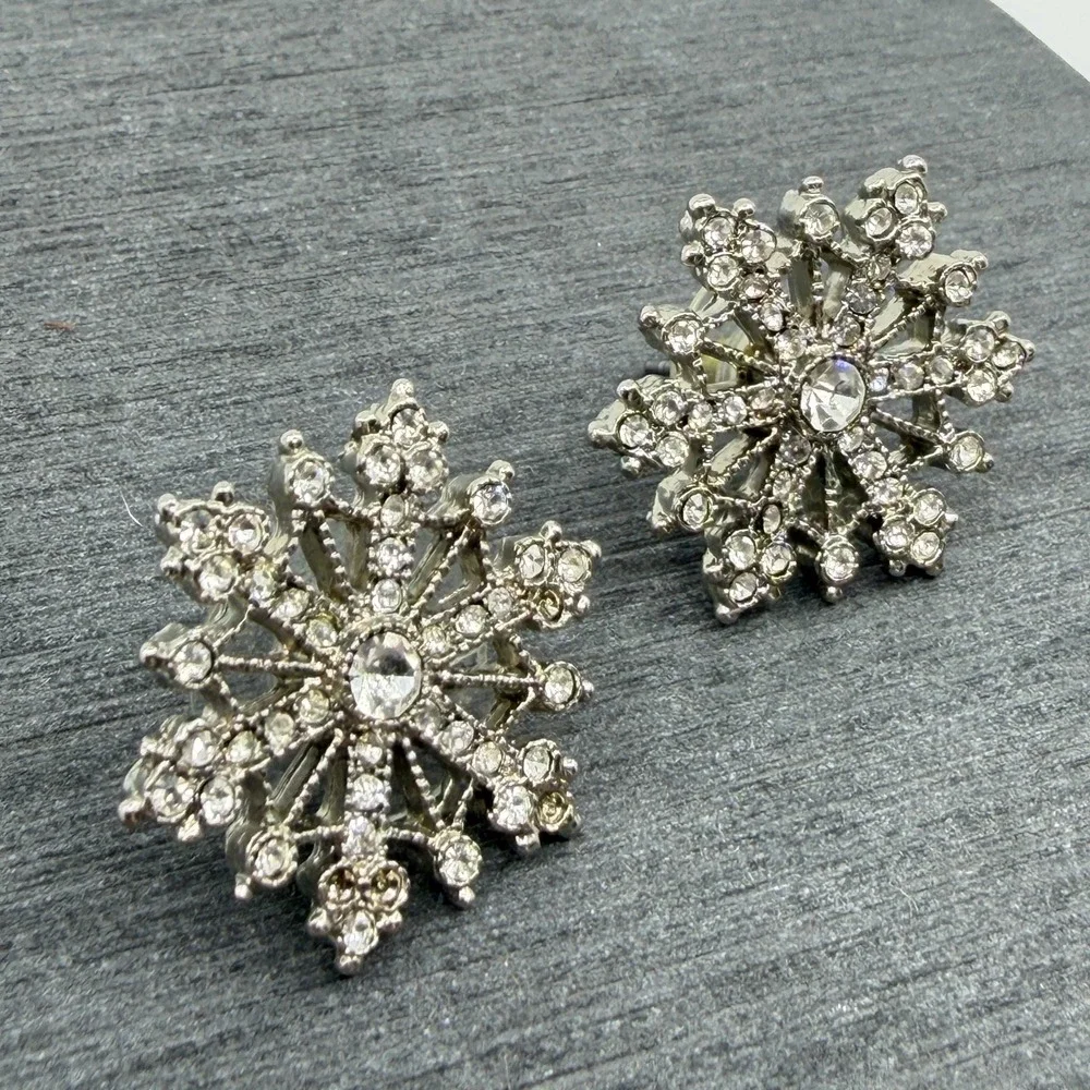 Silver Tone Clear Rhinestone Snowflake Stud Earrings Christmas Celestial Gift